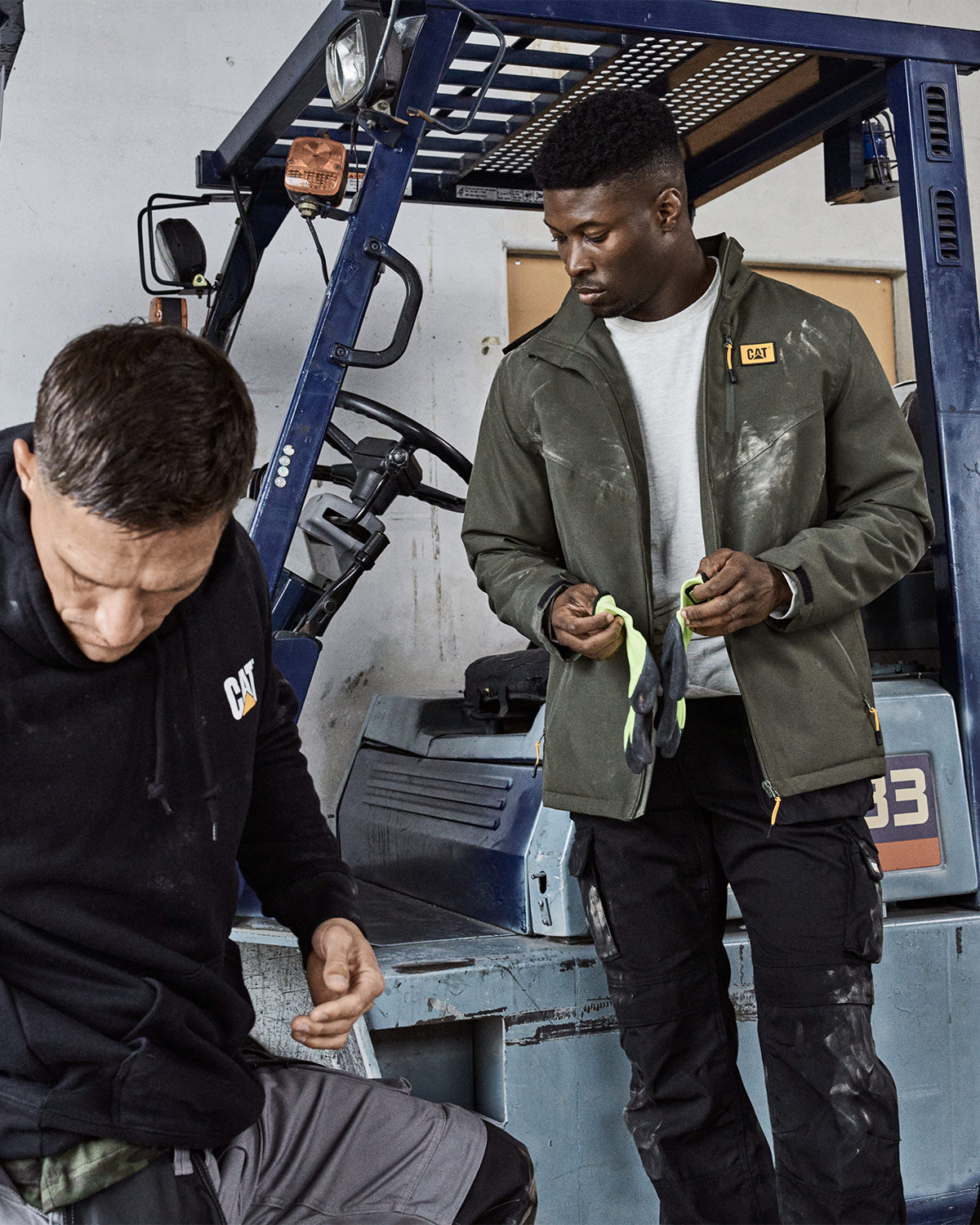 caterpillar-workwear-mens-lightweight-insulated-jacket-army-moss_02 MEN'S LIGHTWEIGHT INSULATED JACKET Dezi Associates Ltd