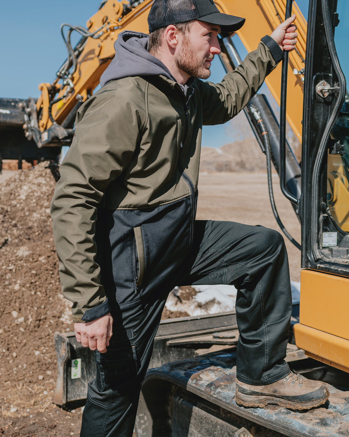 caterpillar-workwear-mens-ripstop-softshell-jacket-black_03 MEN'S RIPSTOP SOFTSHELL JACKET Dezi Associates Ltd